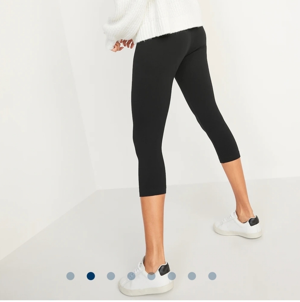 Old Navy High Waisted Cropped Leggings - Picture 2 of 3
